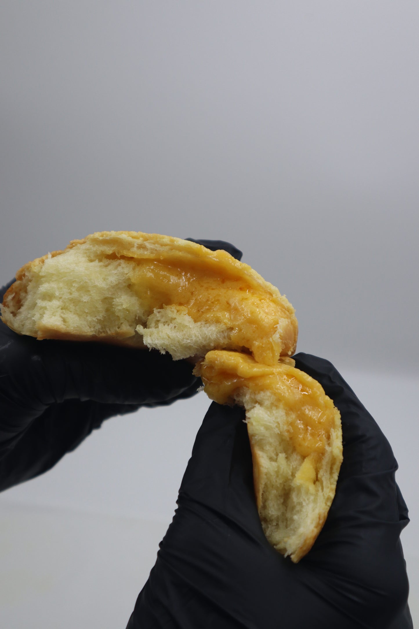Lava Salted Egg Yolk Bolo Bun (NEW MENU) 流沙奶黃菠蘿包